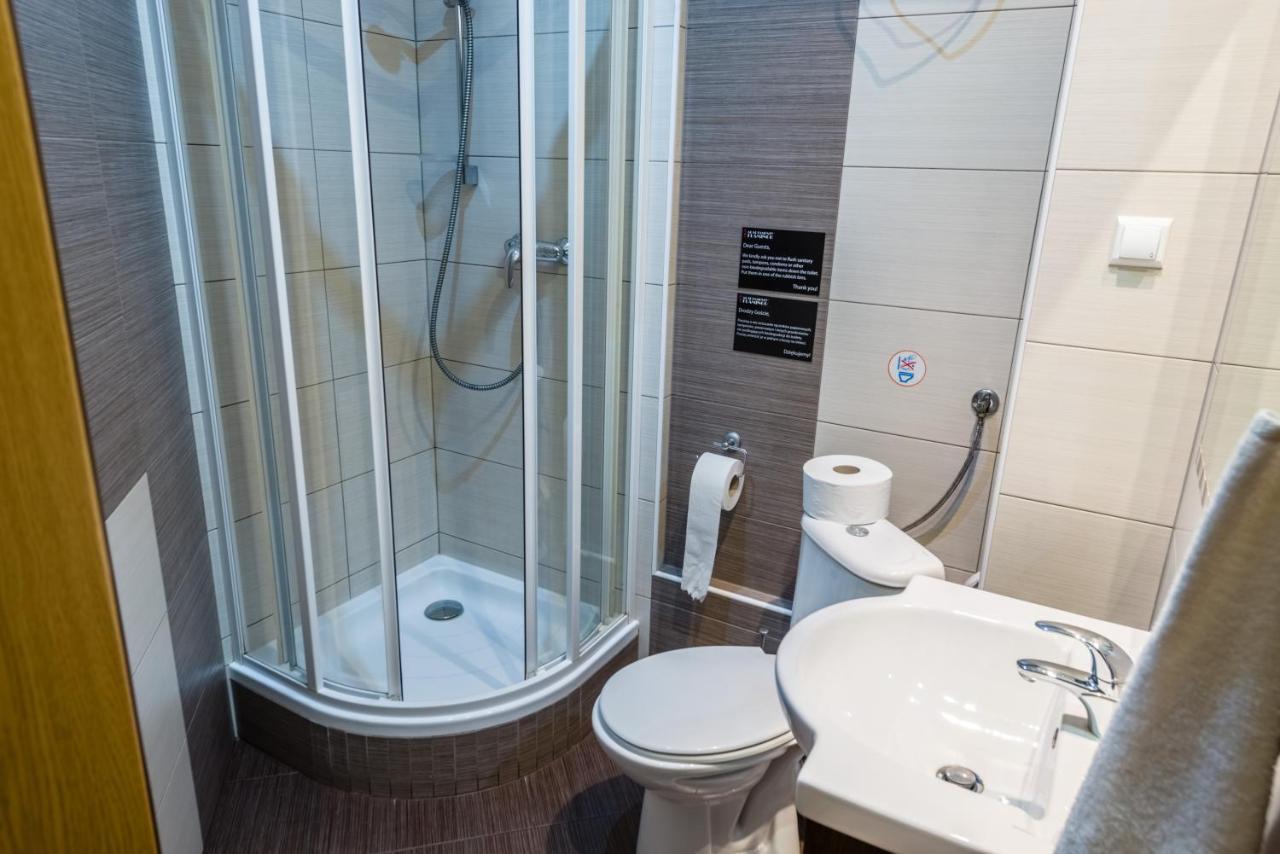 Flamingo Premium Hostel Краків Екстер'єр фото